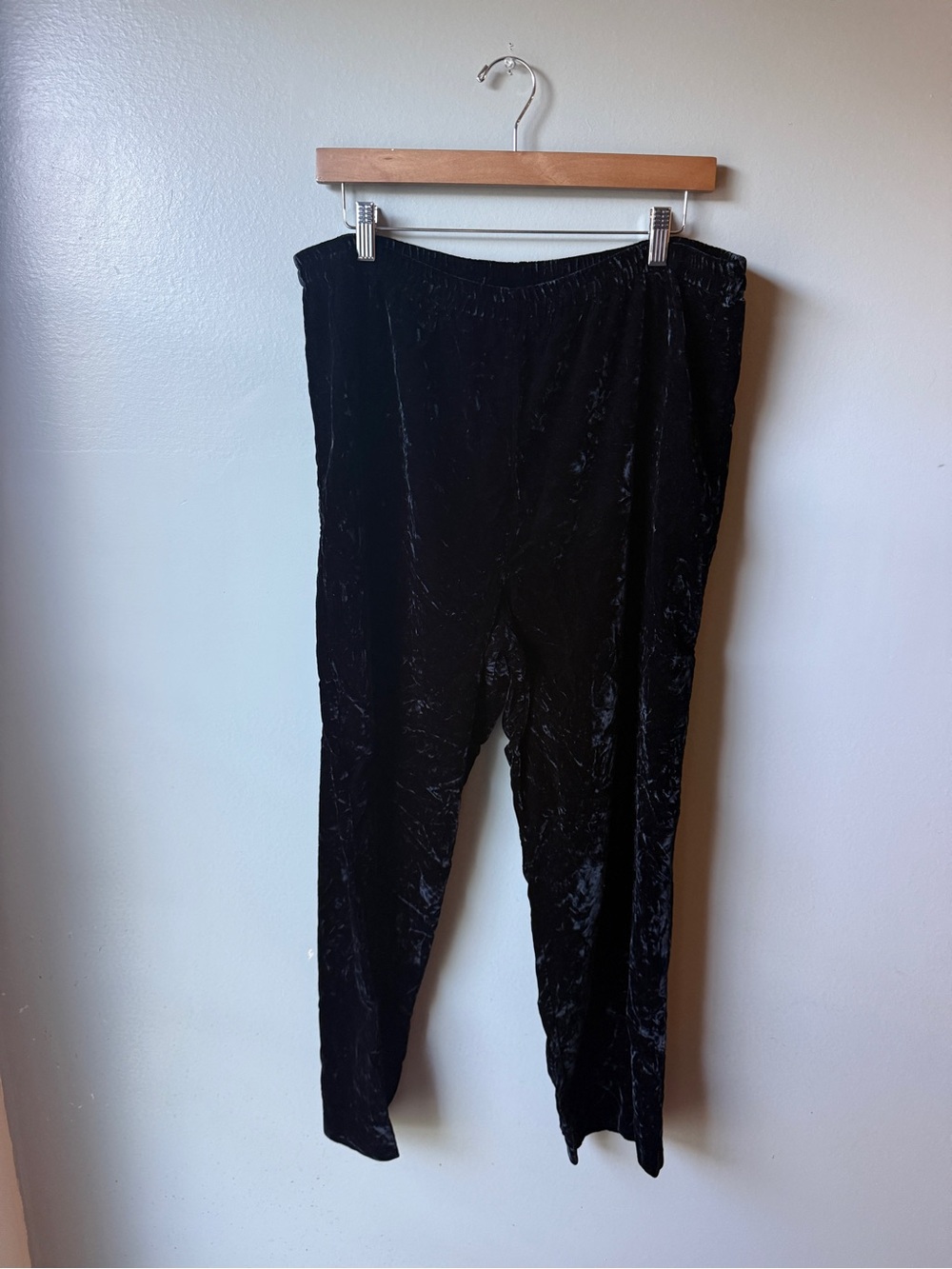 Victoria’s Secret Black Crushed Velvet Leggings Pants Size Medium